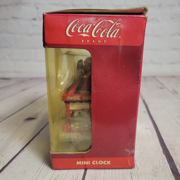 2003 Coca Cola Mini Clock Diner with people drinking coke inside NEW in box - Picture 11 of 12